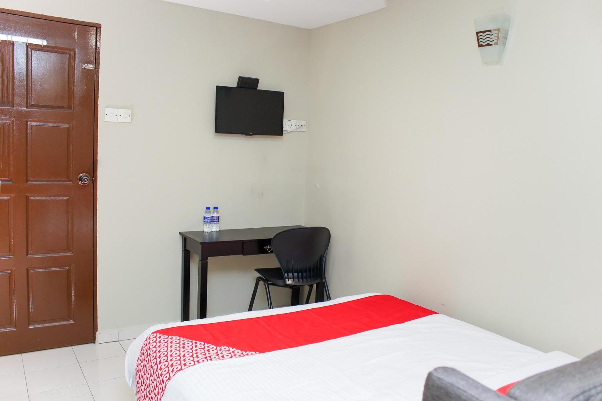 Oyo 90338 Prima Saujana Budget Hotel 까장 외부 사진