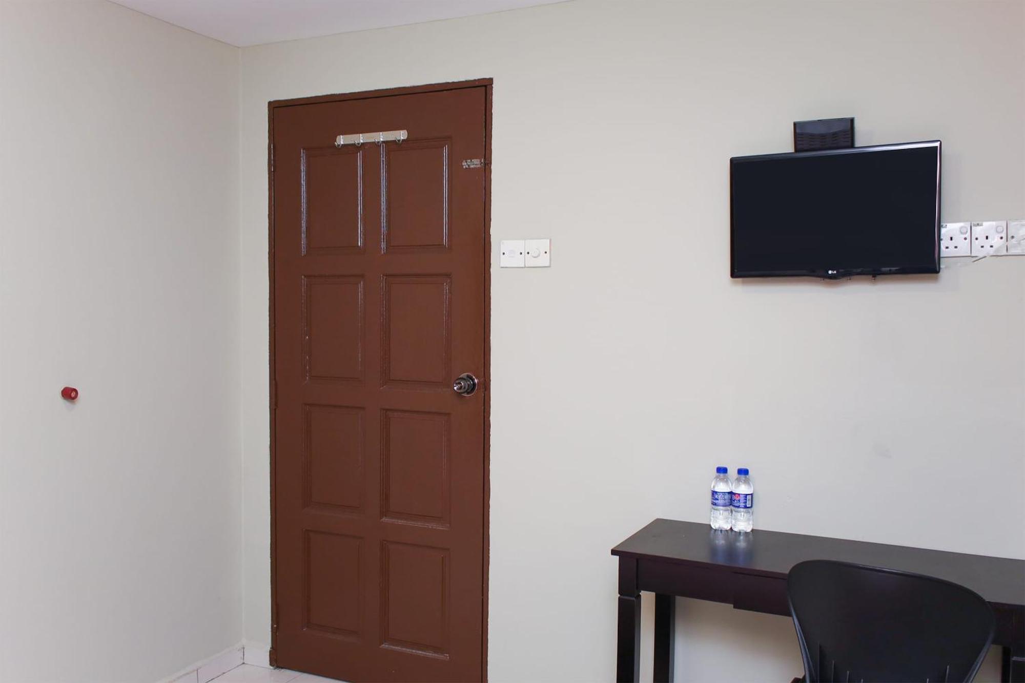 Oyo 90338 Prima Saujana Budget Hotel 까장 외부 사진